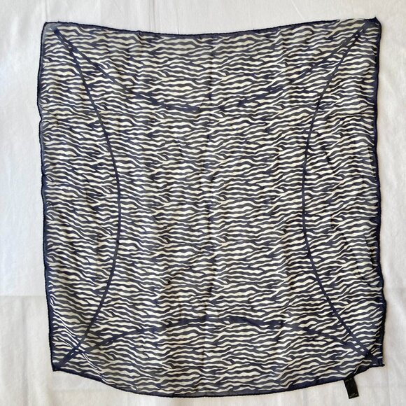 Vintage Banana Republic Italian Silk Womens Scarf Zebra Print Square Blue White - Picture 11 of 11